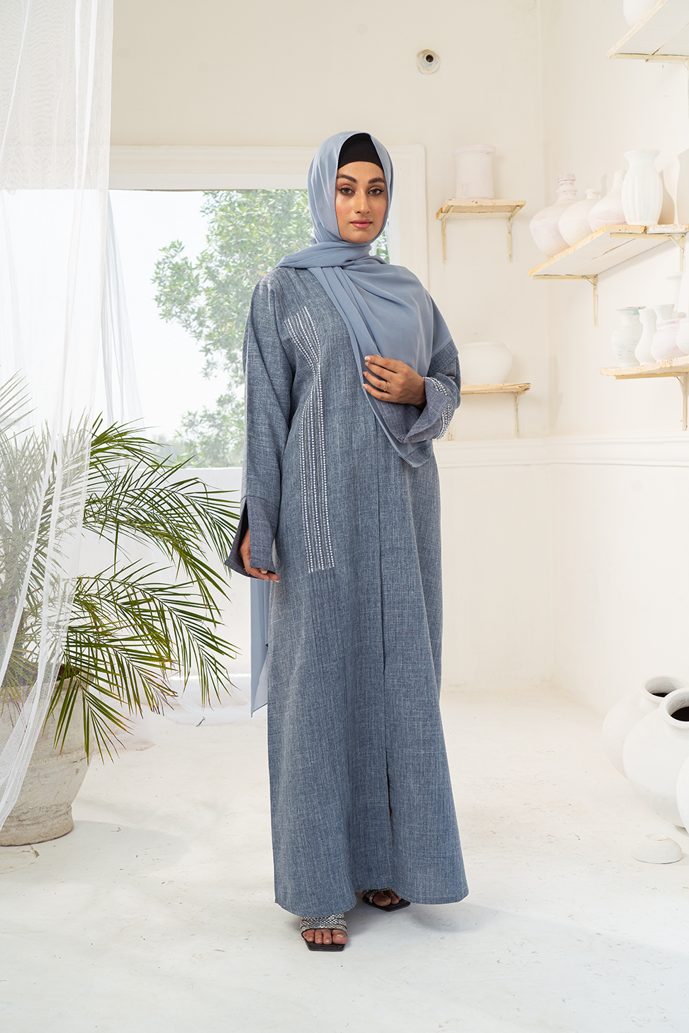 Chérie Grey Abstract Buttoned Abaya