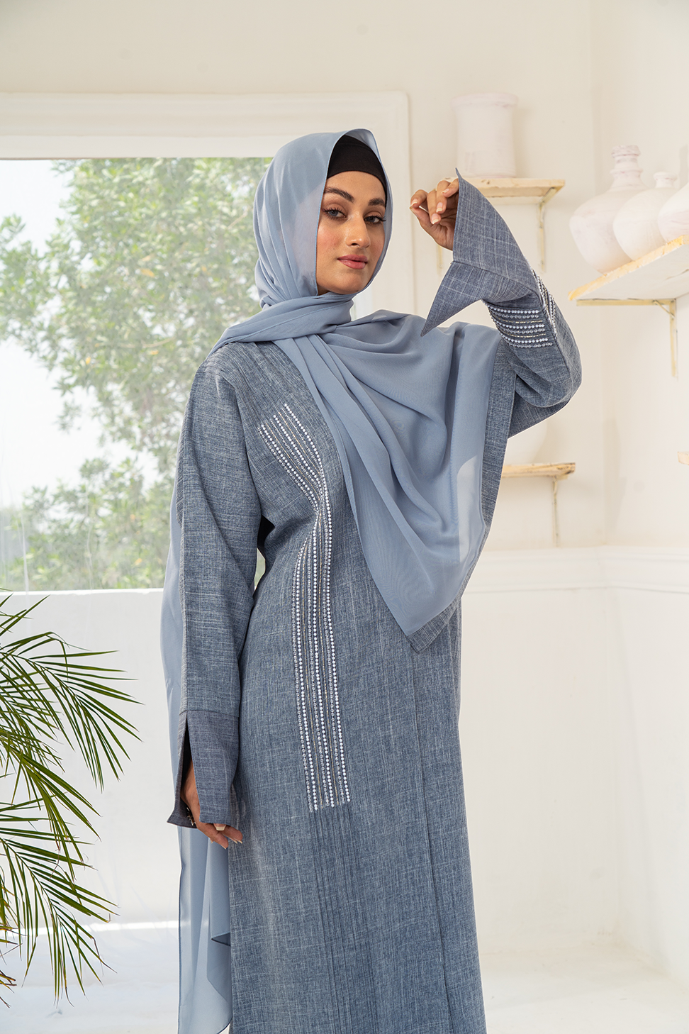 Chérie Grey Abstract Buttoned Abaya