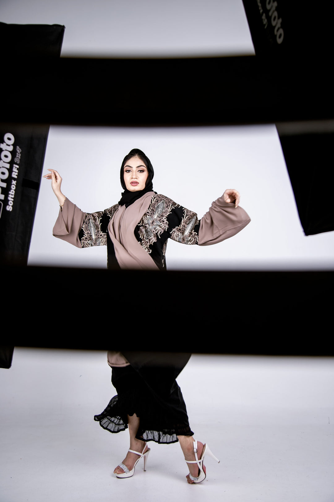 Golden-Mirage-Abaya,Golden-Abaya,Miraj-Abaya