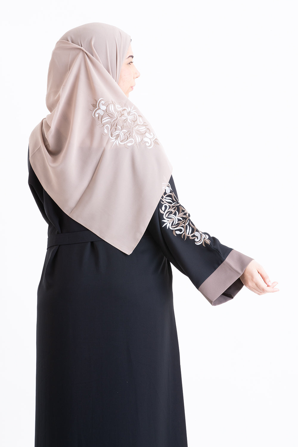 New Eaqiq Embroidered Abaya